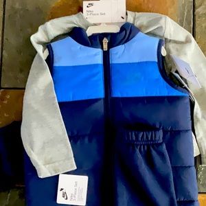 Very nice Nike 3 pc jogging suit